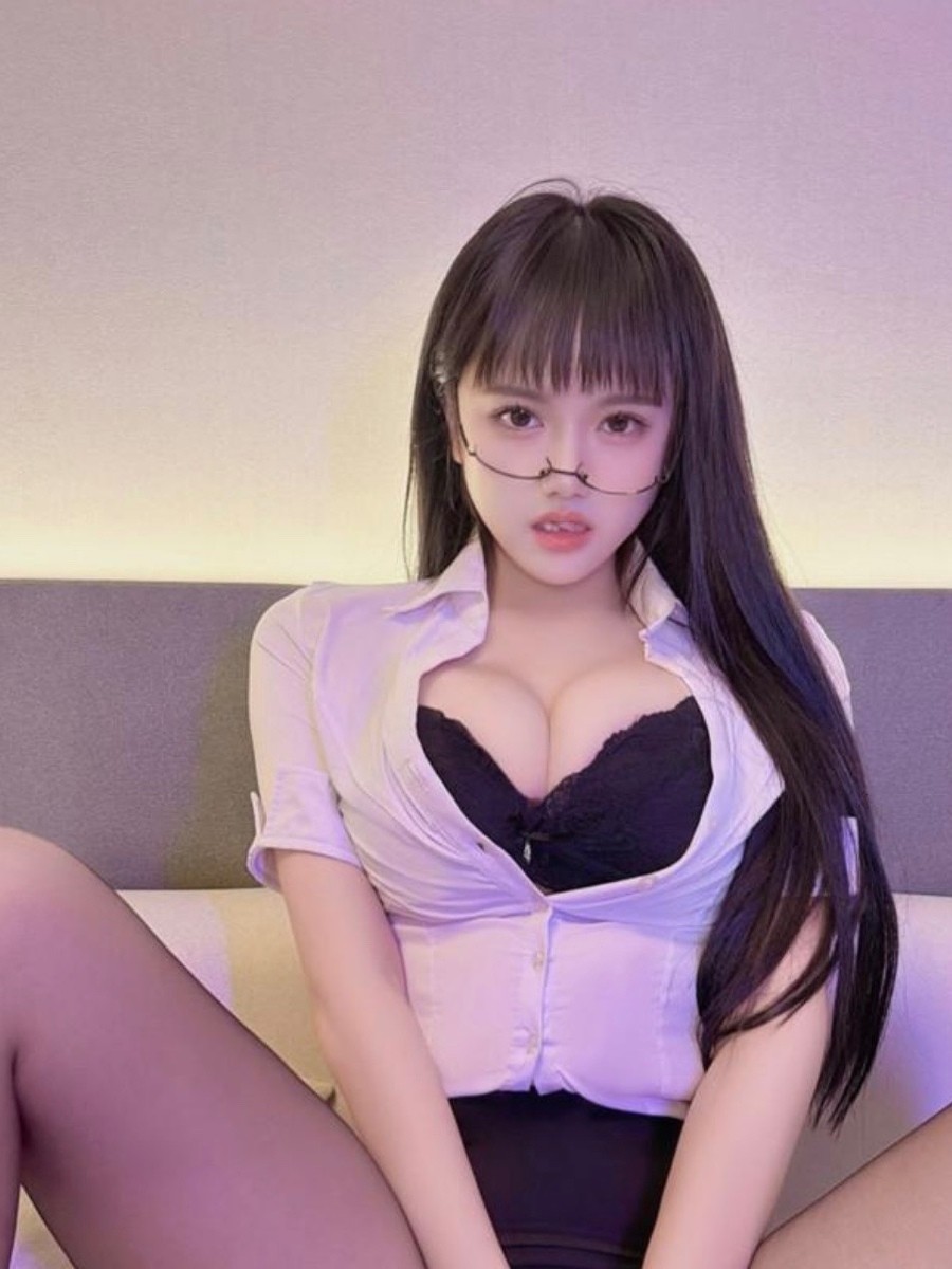 New Naught sexy big tits