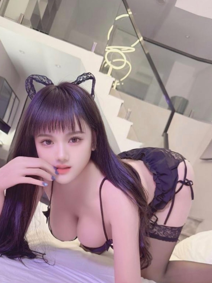New Naught sexy big tits