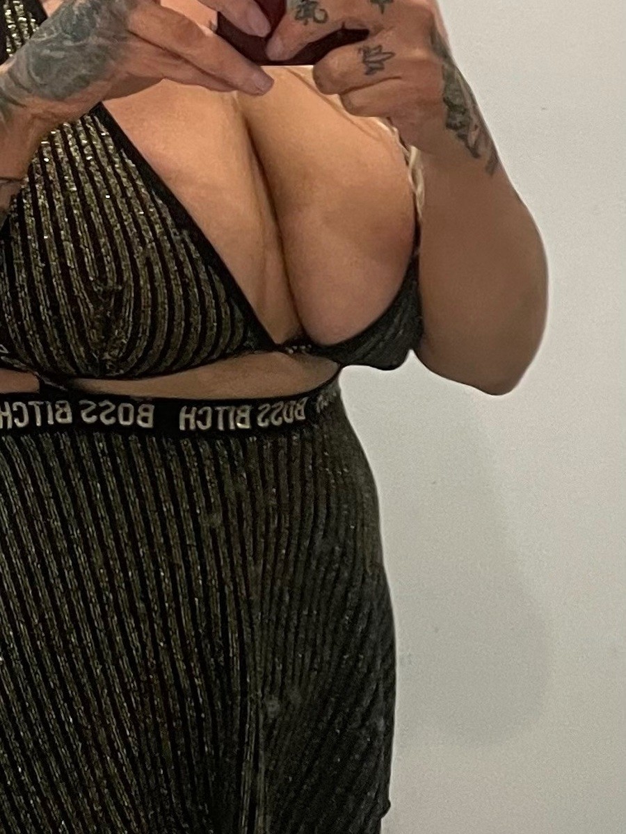 Busty aussie milf