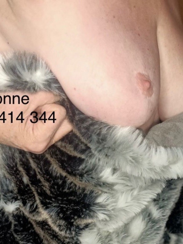 Vonne, 60, Swedish, Blonde.