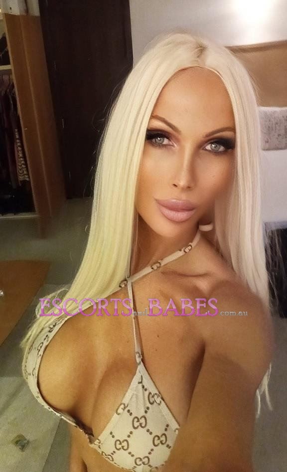SUPER BUSTY KRISTY