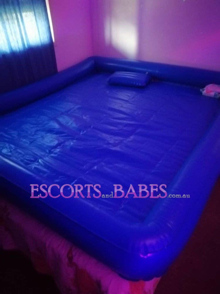 Sexy Suze Escort InOut