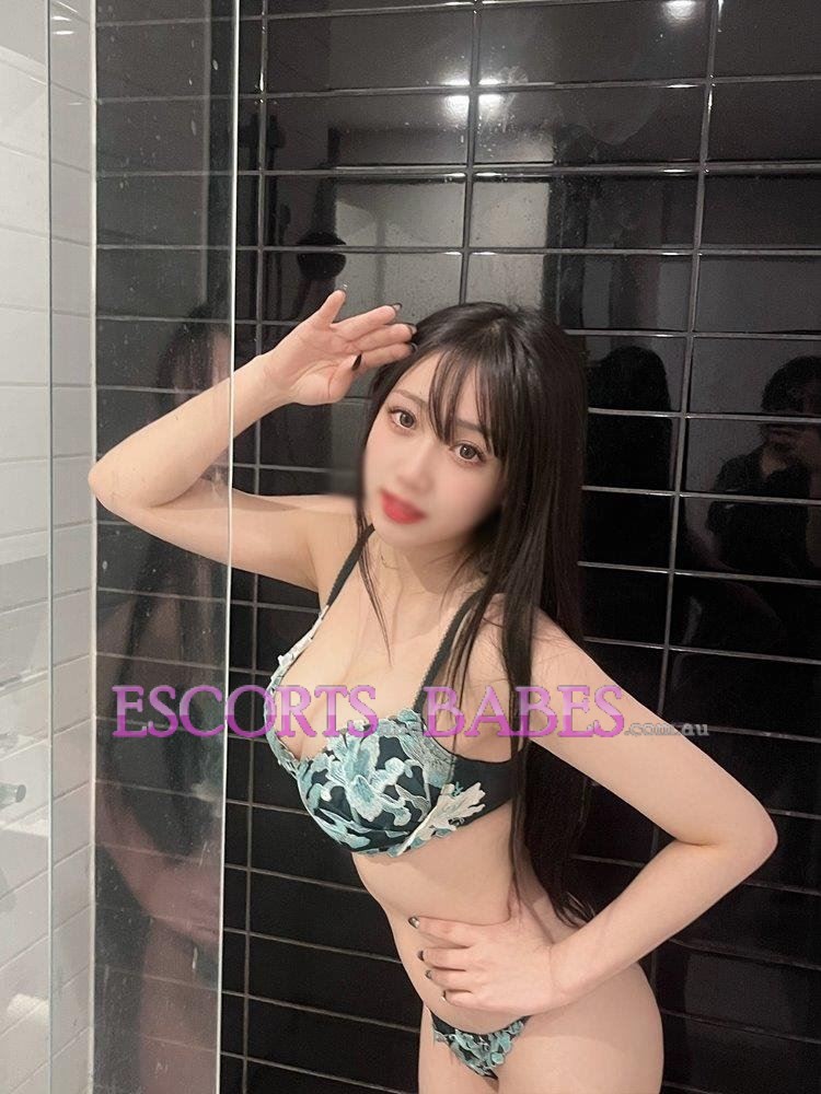 Singapore babe ask for photo
