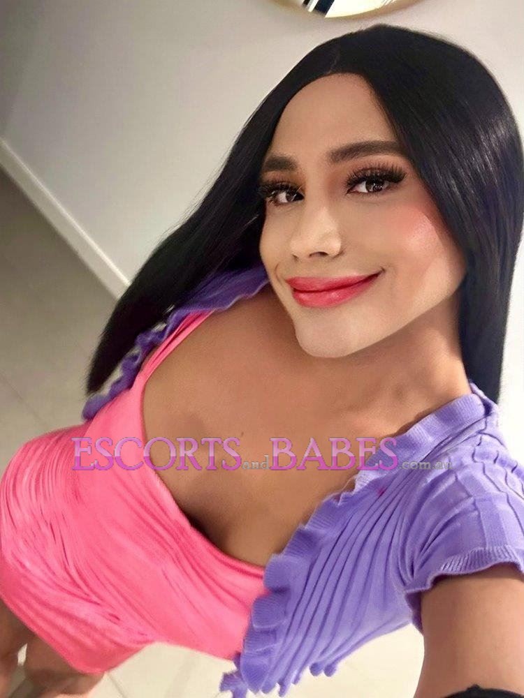 TS BRUNETTE LOLA