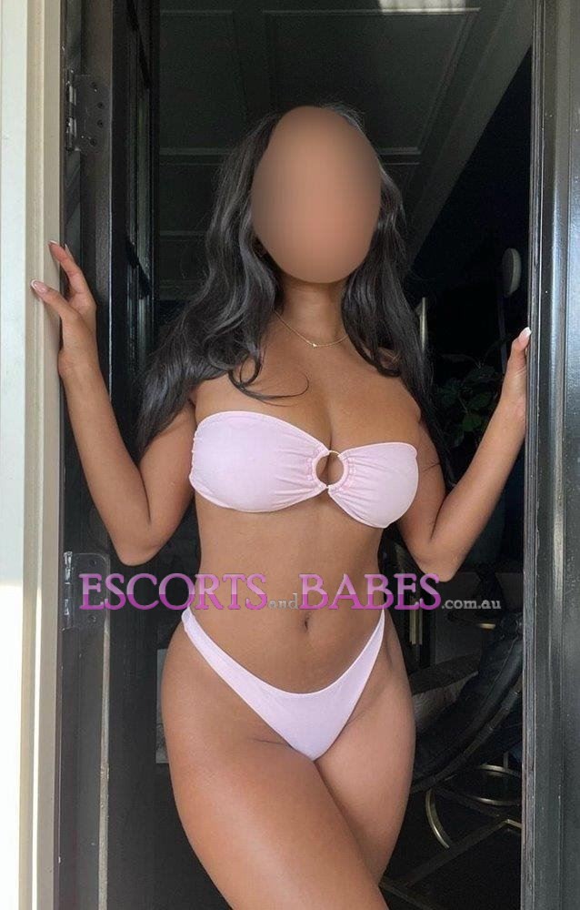 Hale Berry Latina