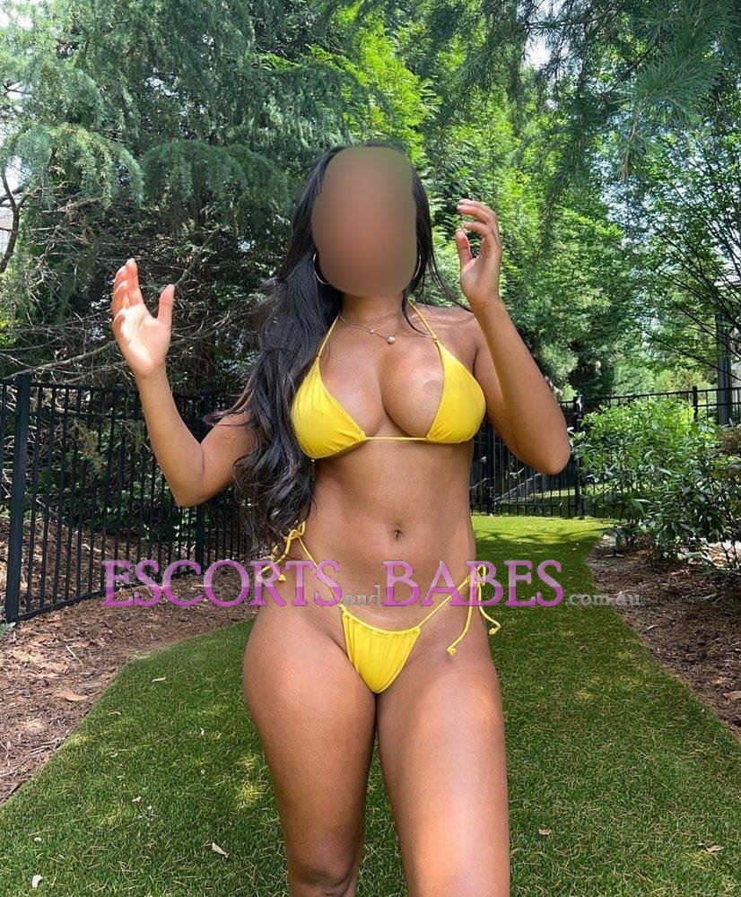 Hale Berry Latina