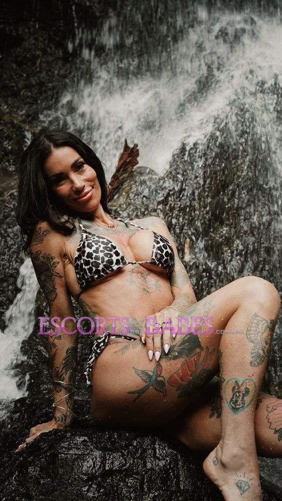 Raven Rose