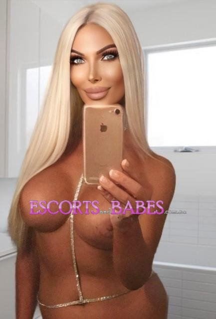 SUPER BUSTY KRISTY