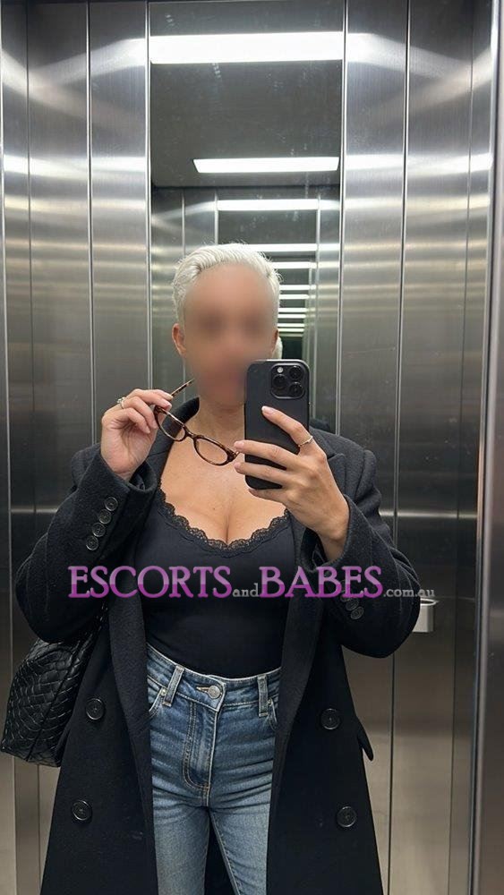 Mia Cruz