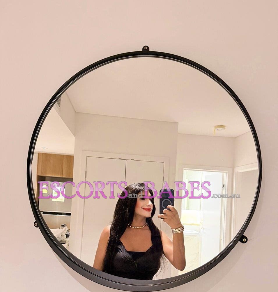 TS BRUNETTE LOLA