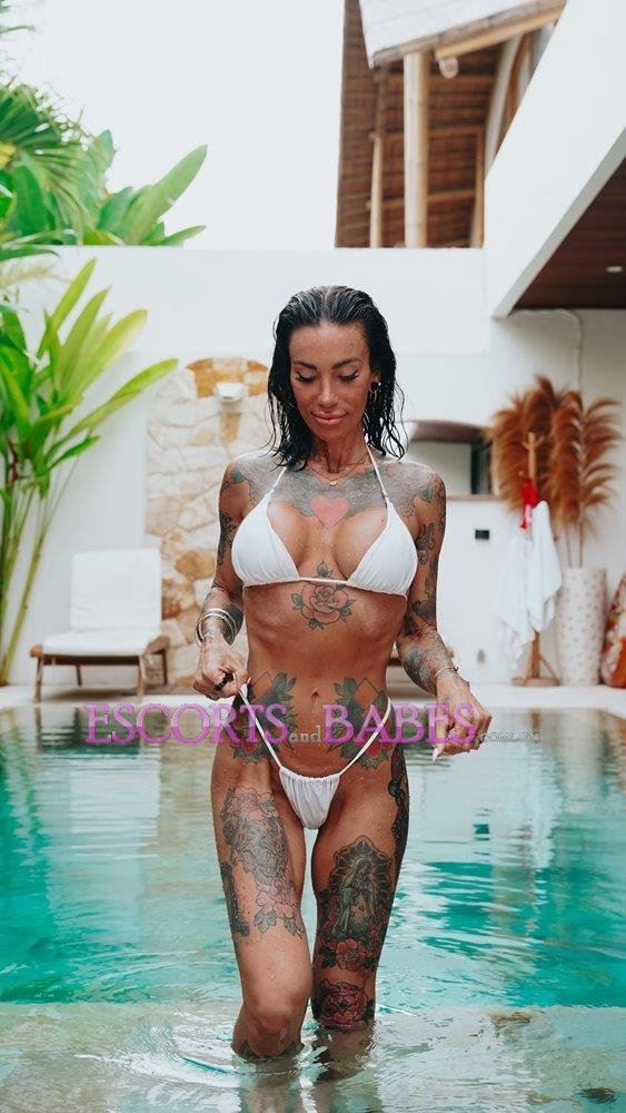 Raven Rose