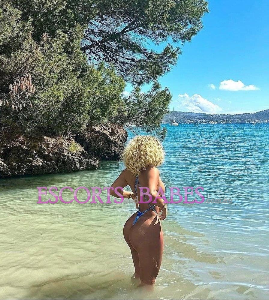 Nicole Latina hotsexi Curvi