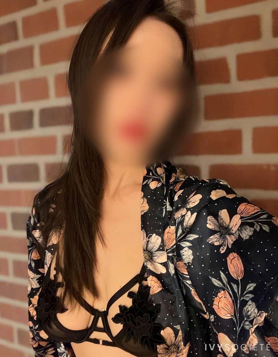 Eliza Silk