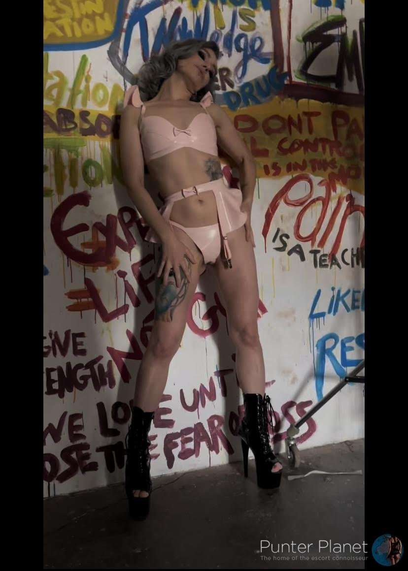 Miss Paz Bizarre