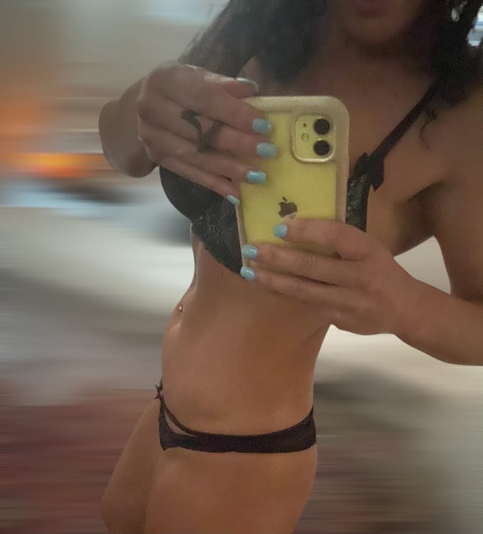 Sara Erotic Nuru