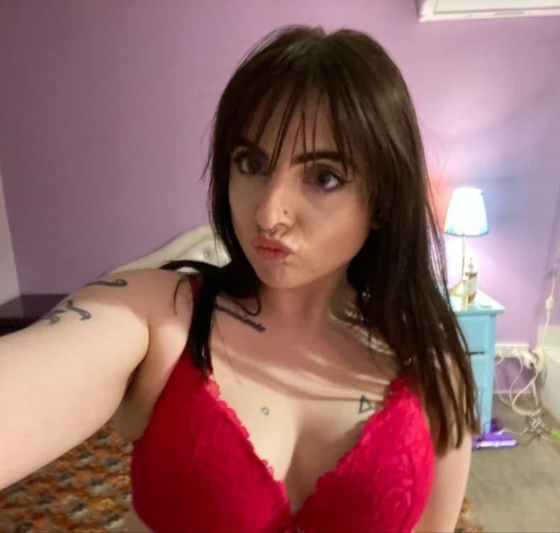 Danielle Peach Ivy