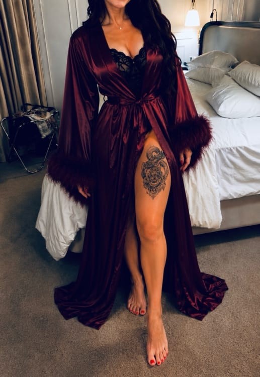 Hella Ella Devine