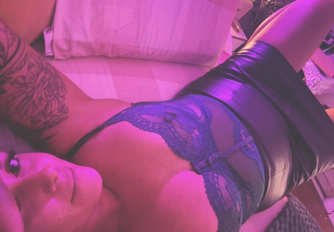 ✖ kalli ✖ filthy dirty curvy milf
