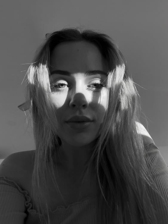 Mia