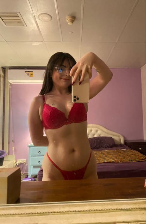 Danielle Peach Ivy