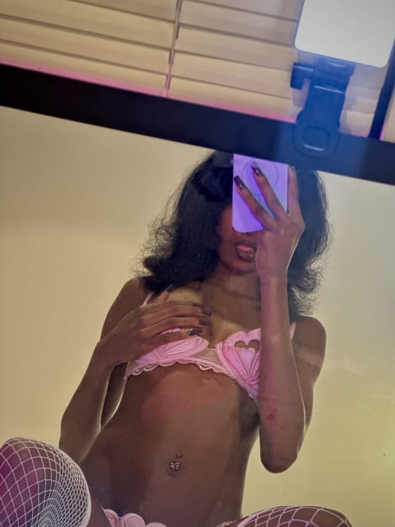 Davina G