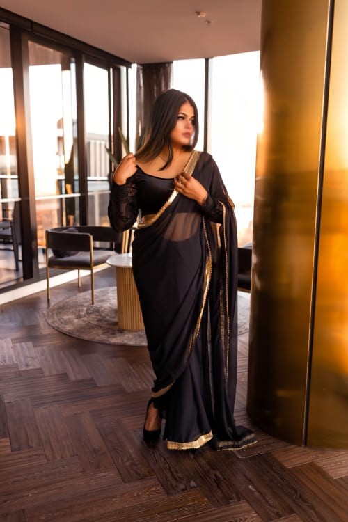 MAHIRA REAL INDIAN