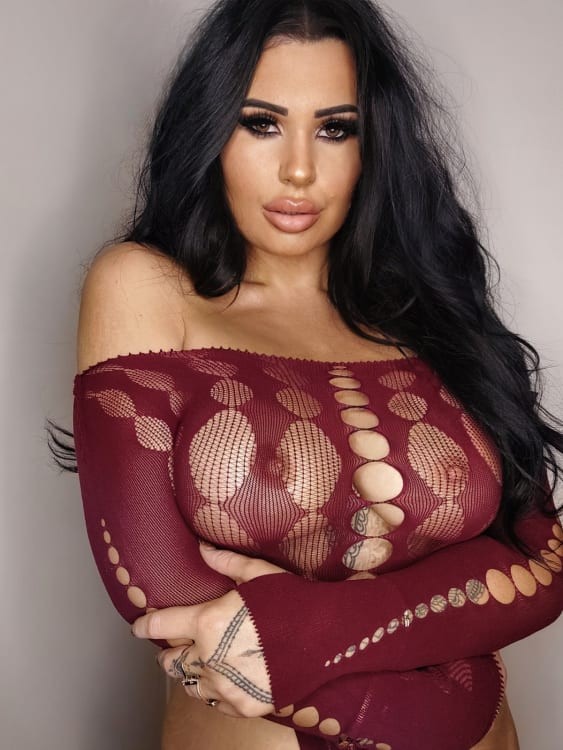 Naughty milf Elektra
