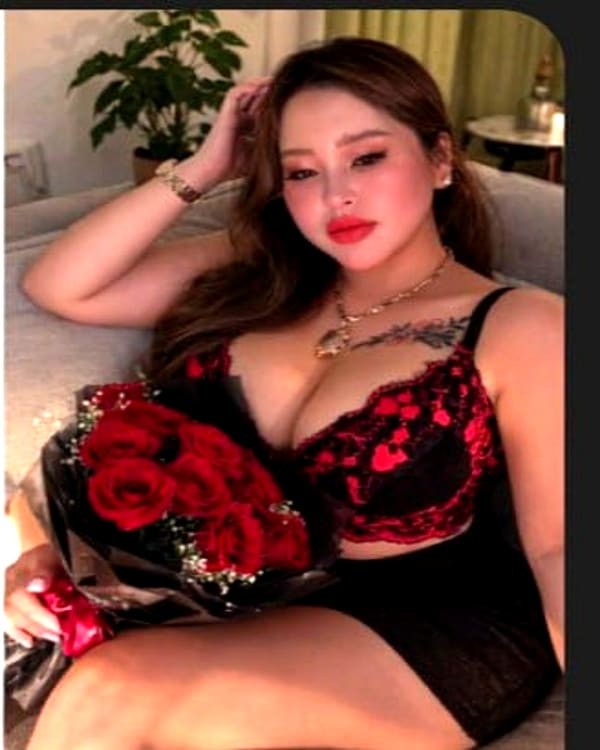 Luna chubby big natural boobs Vietnamese