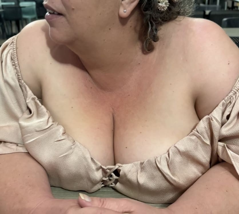BBW Hotwife Leah