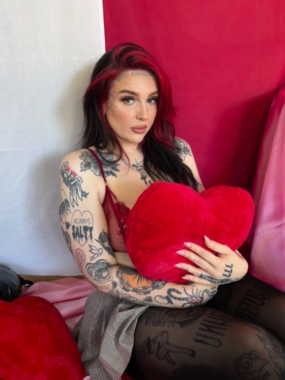 Miss Raven Deville