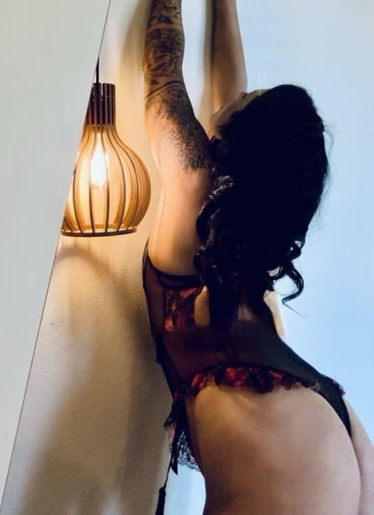 ✖ kalli ✖ filthy dirty curvy milf