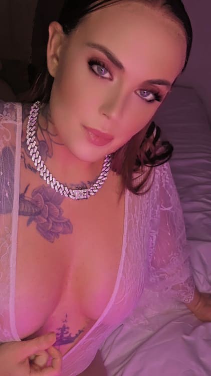 Miss Bella-paige