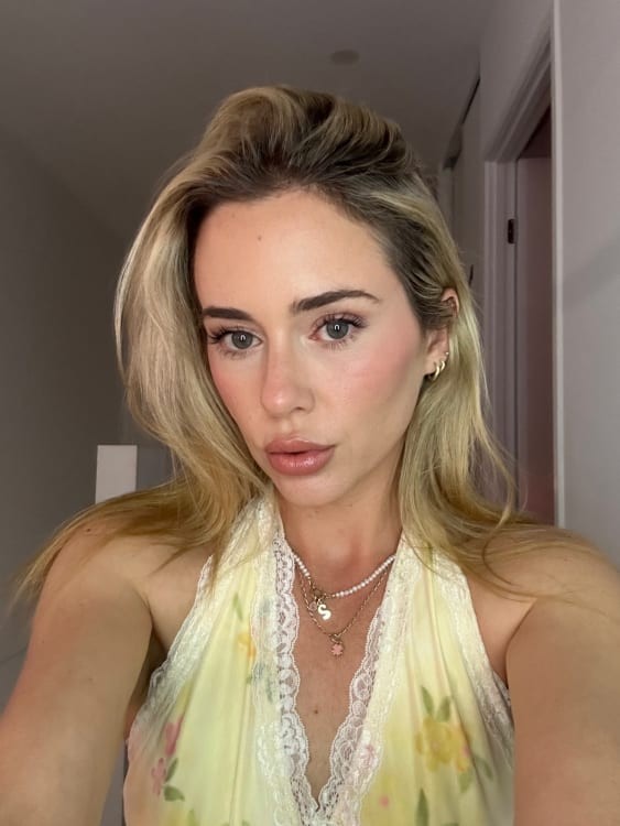 Mia