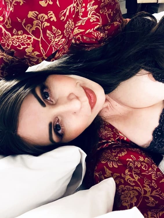 Hella Ella Devine