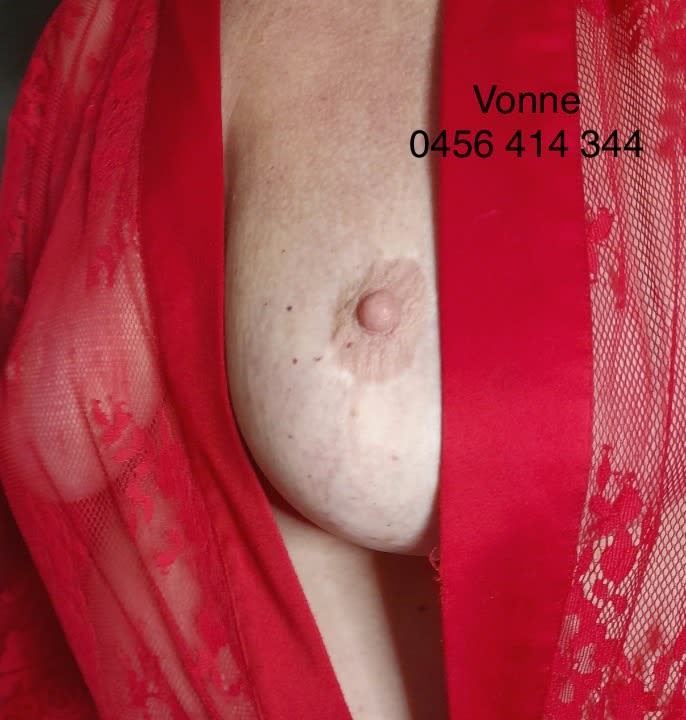 Vonne, 60, Swedish, Blonde.