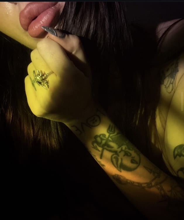 ⚸ Asteria - Private Videocalls or Waitress ⚸