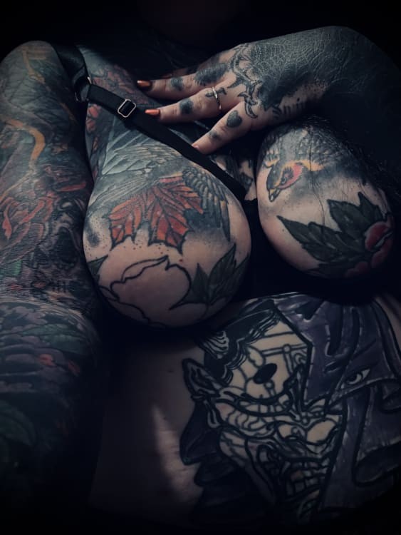 Mistress Vivian Von Black