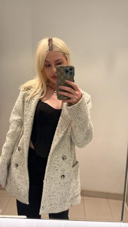 Dakota Black