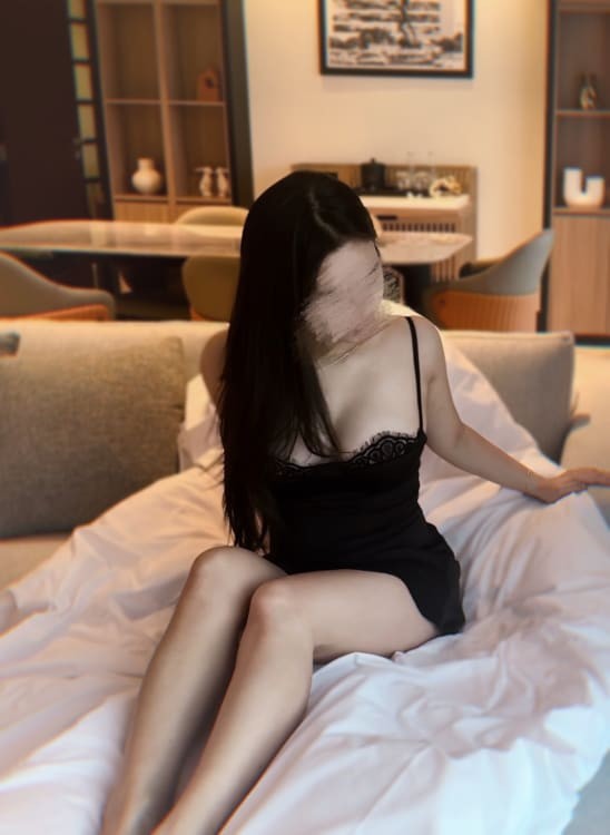 Beatrice Aora