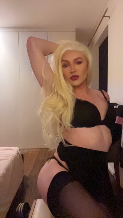 Christina Darling