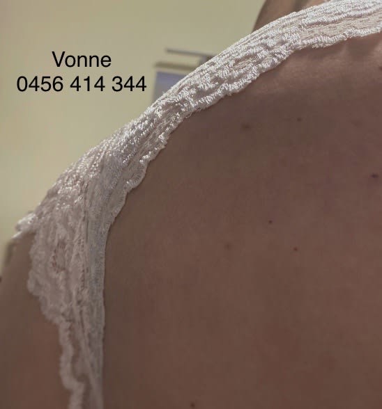 Vonne, 60, Swedish, Blonde.