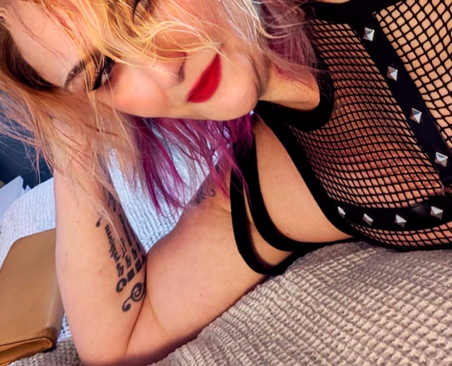Sara- Simone