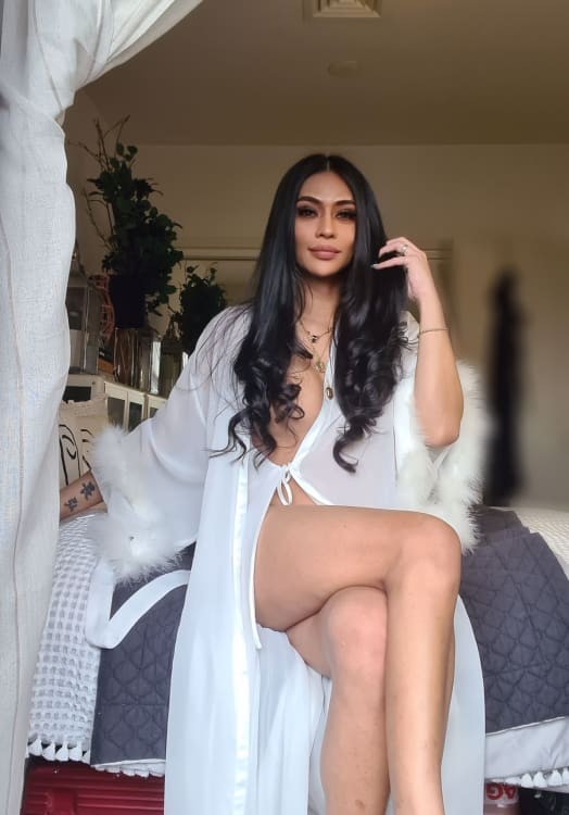 Trans Eva Hilton