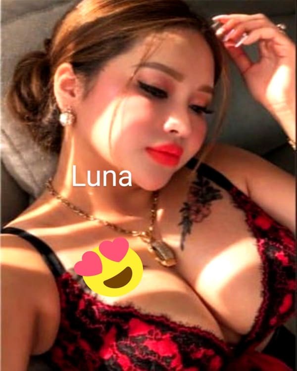 Luna chubby big natural boobs Vietnamese