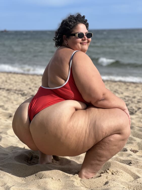Peaches Christou BBW
