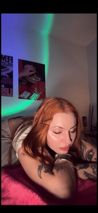 ⚸ Asteria - Private Videocalls or Waitress ⚸