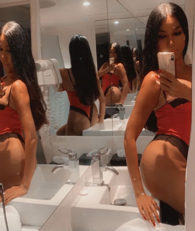 Ts Hot Scarlett