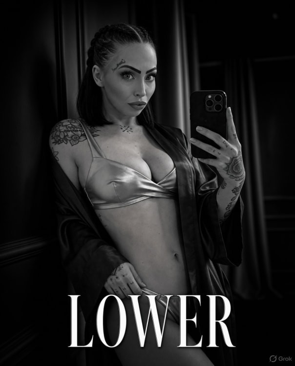 VIPER FROST - - THE VENOMOUS VIXEN.