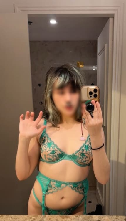 Gia 🧚‍♂️ Your Pierced, Alternative Fairy