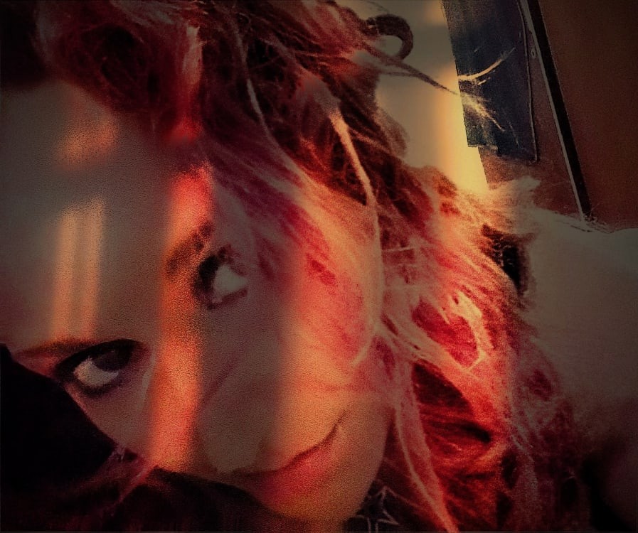 Sara- Simone